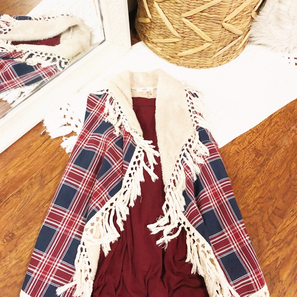 •Plaid Tassel Vest•